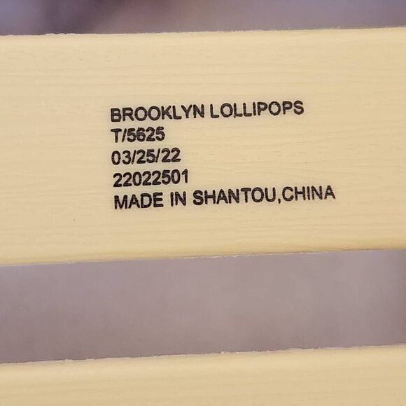 Plastic crate pretend food play Brooklyn lollipops brown box 9x8" - Picture 5 of 5